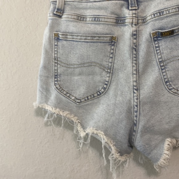 Lee Light Wash High Rise Cut Off Jean Shorts - Picture 2 of 12